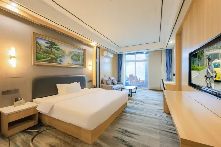 YI LIAN HOTEL