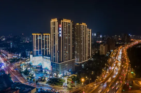 Fengyun Pavilion Hotel (Ruiding City Shopping Center Xinying New City) Hotels in Kunming Wild Animal Park/The Golden Temple scenic spot