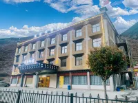 Daocheng Lele Hotel