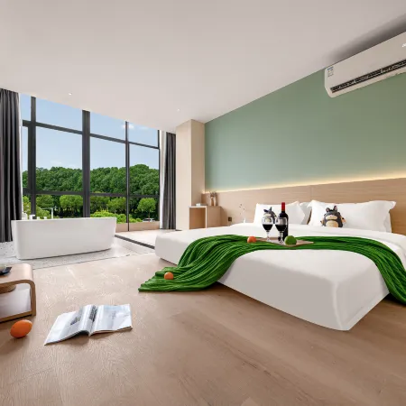 Totoro Spirit Hotel (Changzhou Chunqiu Yancheng WujinHigh-speed Railway Station)