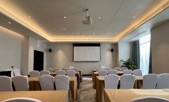 Allpoints Hotel