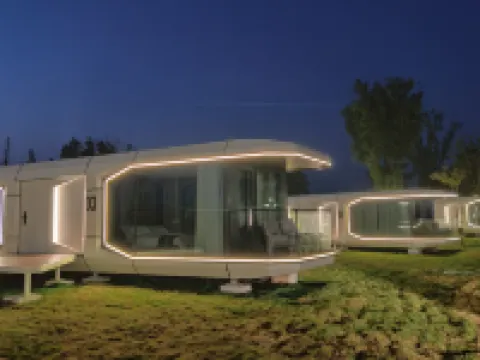 China's Yongdong Xiangdao Bay Space Capsule Hotels in Laiyang