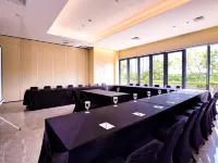 Citadines Gatot Subroto Jakarta Отели рядом с достопримечательностью «Статуя Панчоран»
