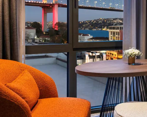 Crowne Plaza ISTANBUL - ORTAKOY BOSPHORUS by IHG โรงแรมใกล้Yildiz Park