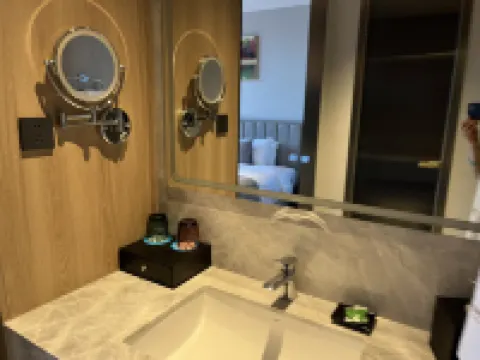 Wanda Ruijing Hannashan Hot Spring Hotel