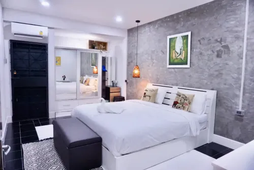 P'Ja House by Lorenzo Property