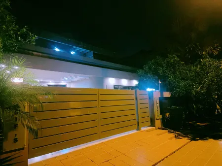 JIUYUE CHINESE HOTEL Отели рядом с достопримечательностью «Лахор Юниверсити оф Менеджмент Сайенсиз»