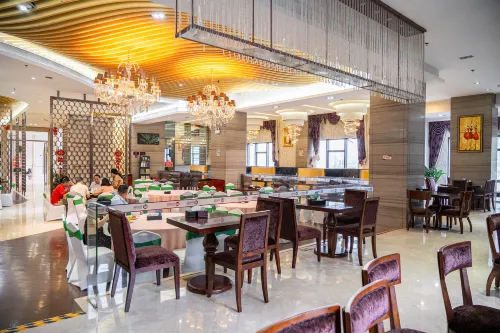 Auspicious Hotel Dining Photos