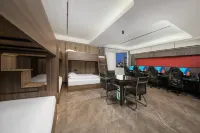 i Electronic Sports Hotel (Xinyang Railway Station Tianrun Plaza)