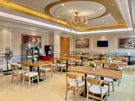 Vienna Hotel (Guangzhou Zengcheng Wanda Plaza) Отели рядом с достопримечательностью «Huashang College of Guangdong University of Business Studies»