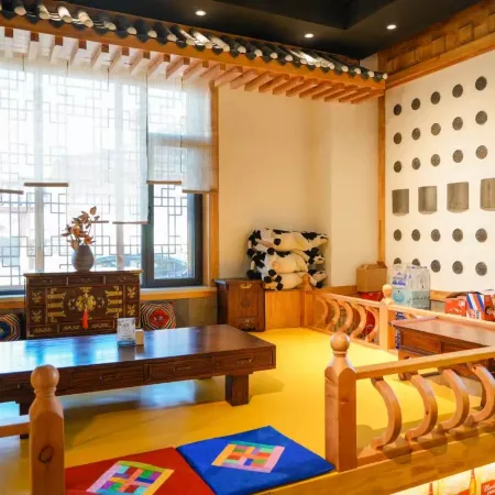 Dunhua Zhongcheng Folk Custom Hotel