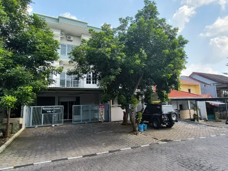 OYO 92479 Pasadena House Отели рядом с достопримечательностью «Istana Batu»