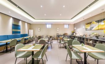 Homeinn Selected Hotel (Changyi Jiaotong Street Zhongbai Building)