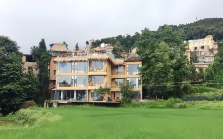 Titianshang Inn Отели рядом с достопримечательностью «Laohuzui Terraced Field»