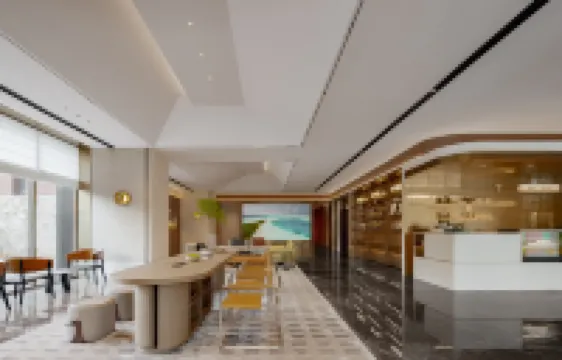 Golden Crown Borrman Hotel (Beihai Flagship Store)