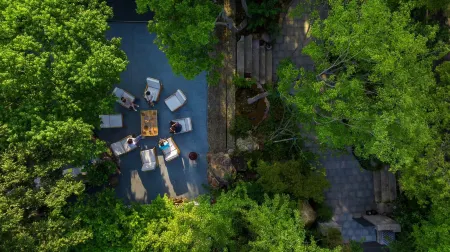 Floral Lux Hotel · Yixing Yushe Hotel Отели рядом с достопримечательностью «Yi Garden»