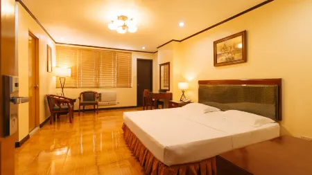 Peace Hotel by RedDoorz Отели рядом с достопримечательностью «Chiang Kai Shek College»