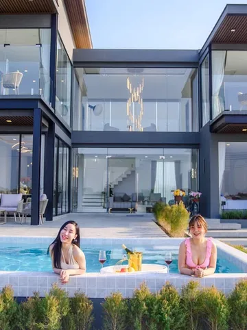 รูปภาพของสราริน ลักซูรี วิลล่า