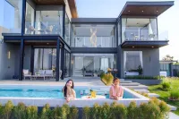 Sararin Luxury Villas - bar