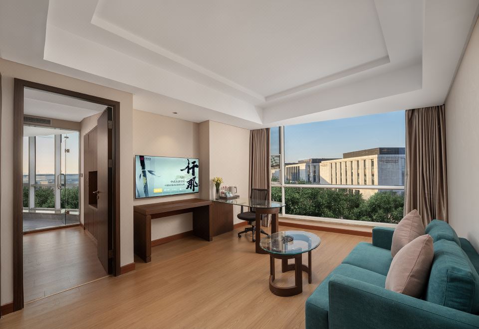 [GIRITUNG HALL HOTEL의 현대적인 객실 이미지]