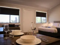 Eastend Studio Apartments Hotel dekat Dubbo Observatory