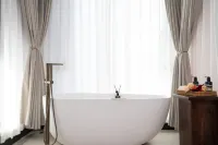 Yining Floating Life Homestay (Yining Airport & Railway Station Branch) - Romanttinen