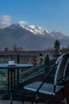 貝尊琳卡·日照金山｜拾光步雨·雪山全景飯店（白沙店） 拉市海附近的飯店