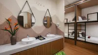Wanderlust Station Hostel - Capsule Hotels