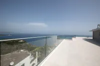 Trinasus Hotel