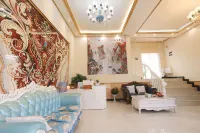 Haiyun Holiday Villa (Beihai International Passenger Port Qiaogang Style Street Store)