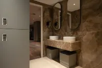 Art Hotel Rotterdam-Fully Renovated - Gym