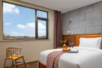 Borrman Hotel (Beijing Shunyi Hyundai Motor Center) Hotel dekat Xinhai Yuntong Hypermarket (Shuangxing Branch)