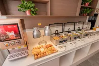 Moshang Qingju Hotel (Sanmenxia Mianchi County Government Wanren Plaza Branch - sarapan