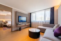 LAVANDE HOTEL (Beijing West Railway Station LiZe Business Area) Hotel dekat Qingyan Stone Boat
