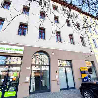 Spacious design apartment - 130 sqm - 10 guests Hotel Exterior