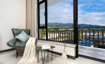 Yuan Shan Qing Yu · Modern Design Retreat · Yunqi Pool Guesthouse (Nalati Scenic Area)