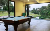 The Luxurious 231, Lake House Villa