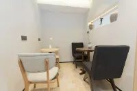 Mid Mountain and White Homestay (Bei Scenic Area Hub Store) - bar