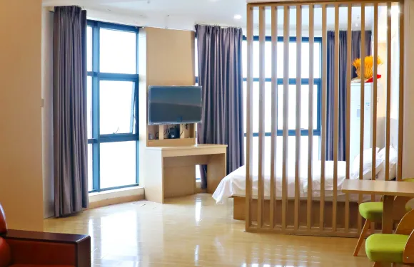 金鳳凰商務賓館（定遠汽車站店）