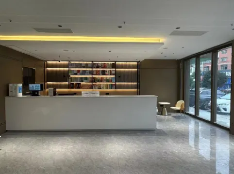 Lingshou Yunke Hotel