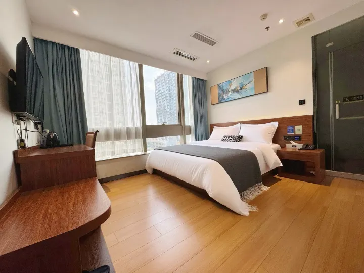Edinburgh Hotel Guangzhou (Park Front Subway Station)