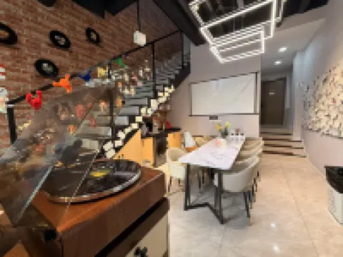 Strawberry Youth Hostel (Train Station, Zhanqiao Branch)