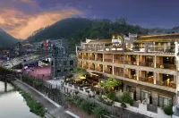 Eternal Love Across Three Lifetime-Art Homestay in Fenghuang Ancient Town Hotel a Fenghuang