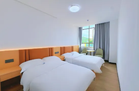 Zhoujing Apartment (Huangpu Military Academy Branch) Hotels near Changzhou Island