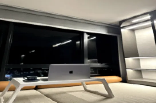 Premium Collins Boulevard Near Airport