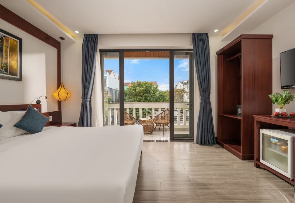 ECO Hotel의 야외 수영장 전경