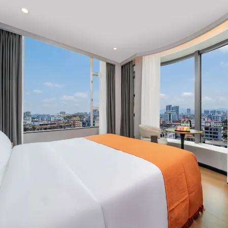East Coast Holiday Hotel (Sihui Yubocheng Branch)