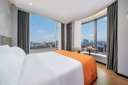 East Coast Holiday Hotel (Sihui Yubocheng Branch)