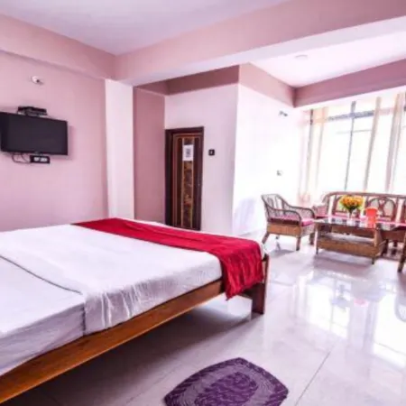 Hotel Aashiyana