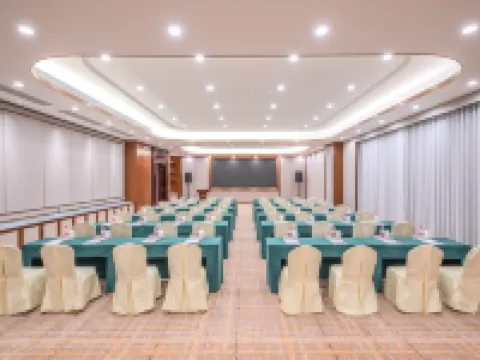 Huazhou Huaxun Wyndham Hotel Hotels in Huazhou